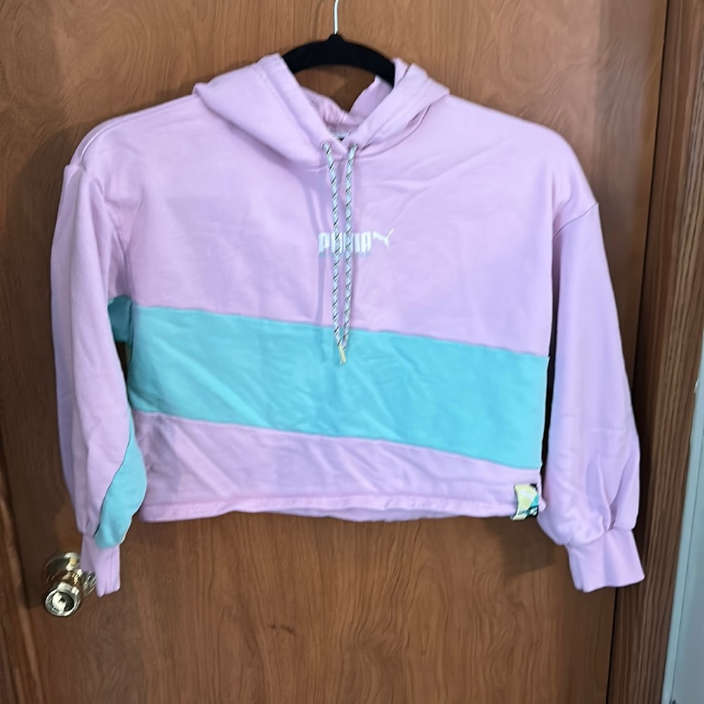 Women’s Puma International color-block cropped hoodie Size Small
